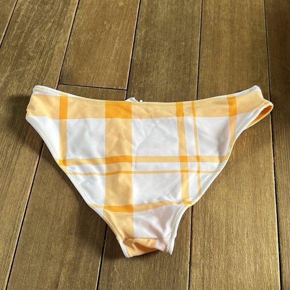 NWT cupshe yellow plaid bikini bottom size medium - Picture 3 of 3
